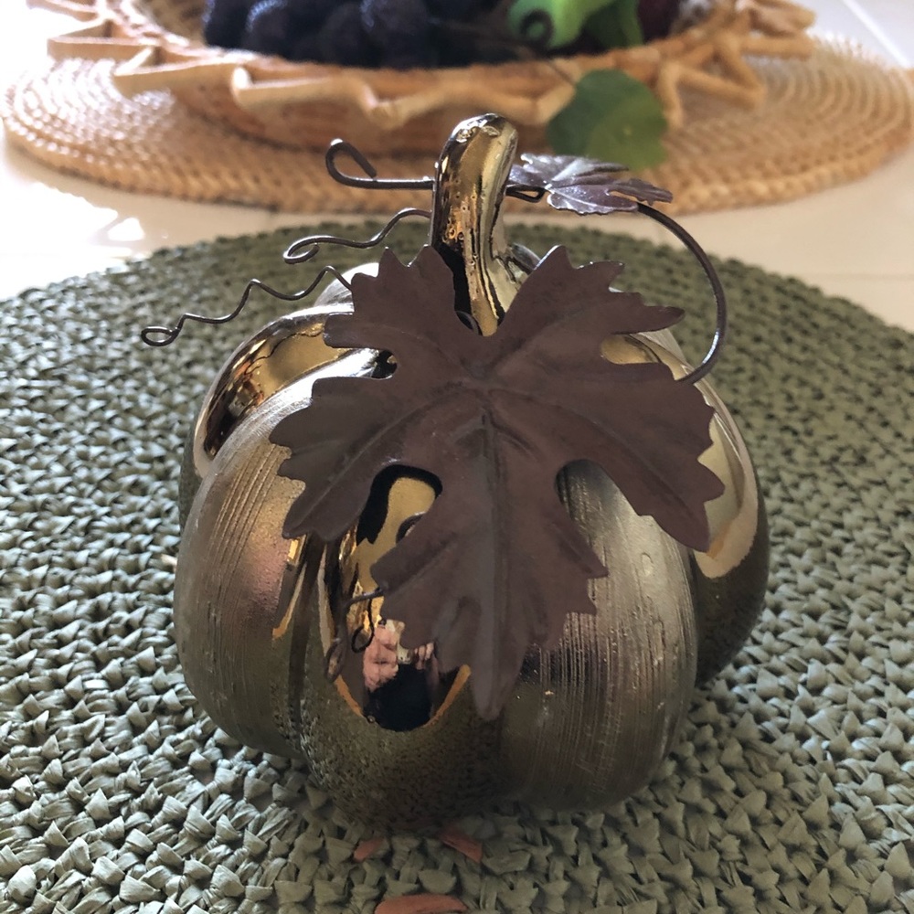 NWOT Molded Pumpkin - Gives Metal Appearance